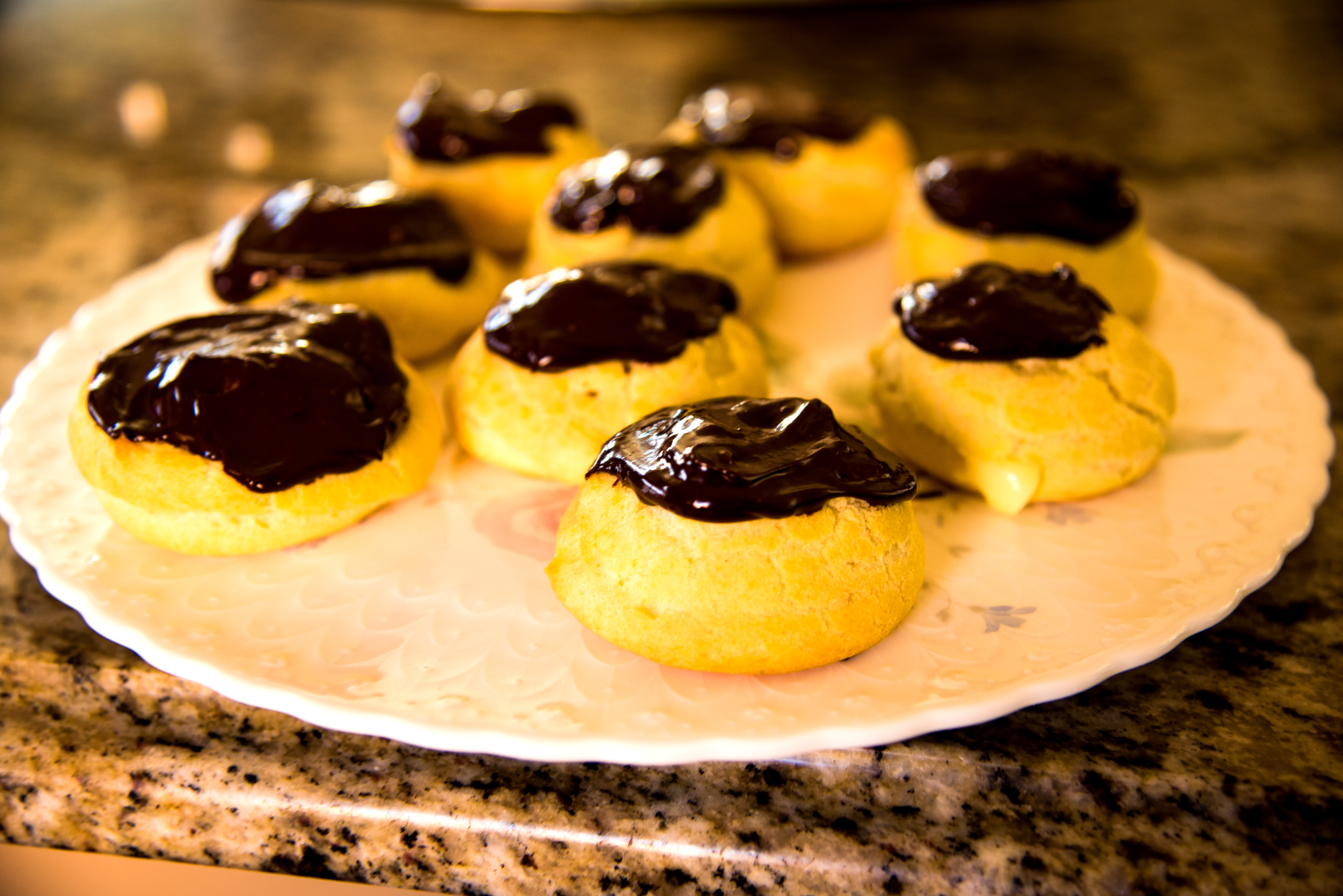 Chocolate eclairs/profiteroles